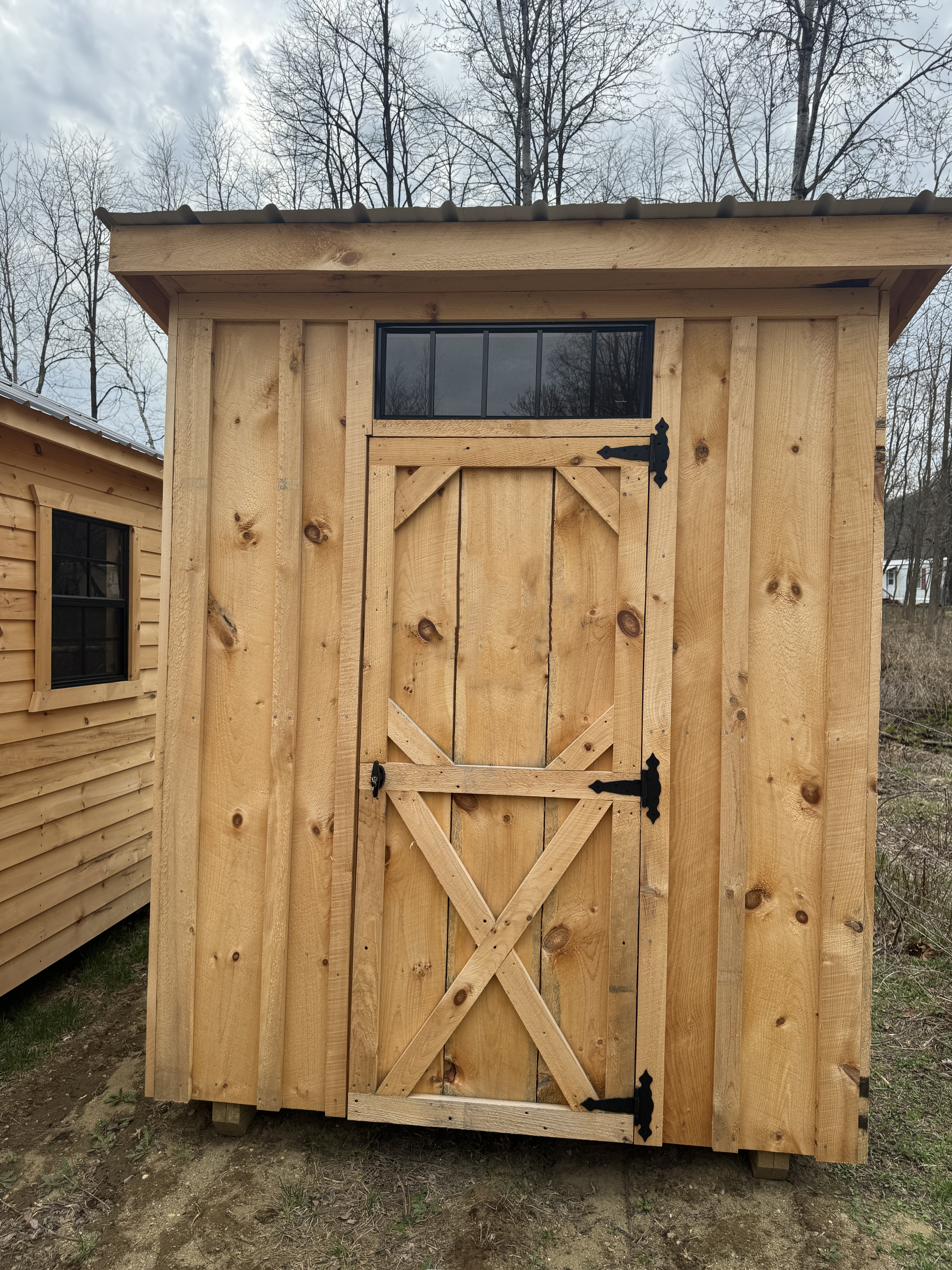 Pent lean-to roof shed